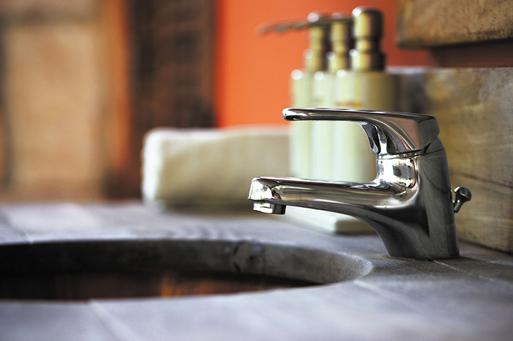 A2B Plumbers are able to fix any leaking taps you may have in West Kilburn. 